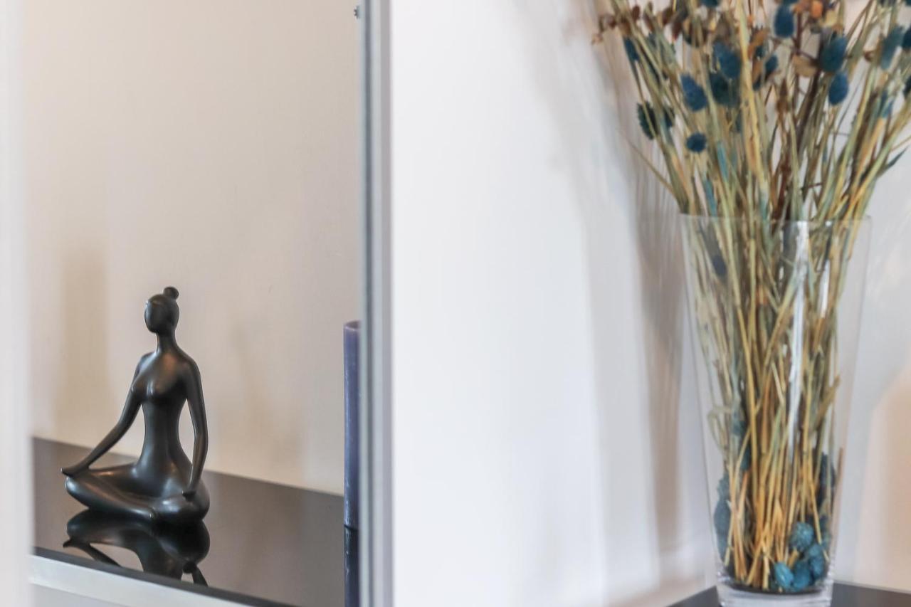 Vita Portucale ! Modern Apartment With Garage ลิสบอน ภายนอก รูปภาพ